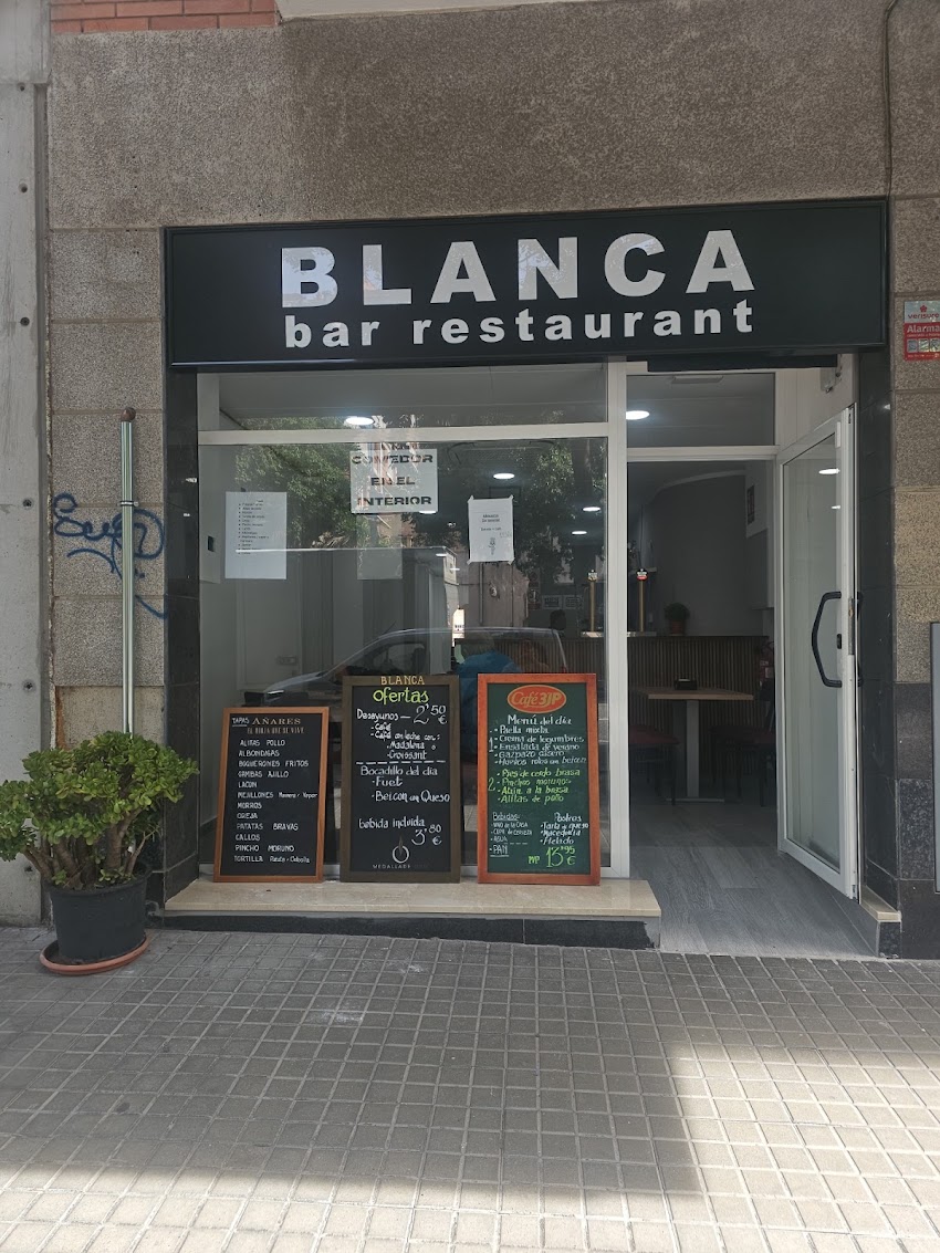 Blanca bar restaurant