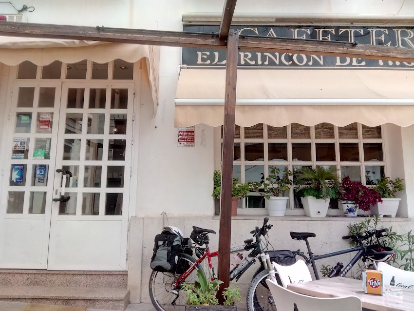 Hostal Cafetería Restaurante El Rincón de Higuerlop