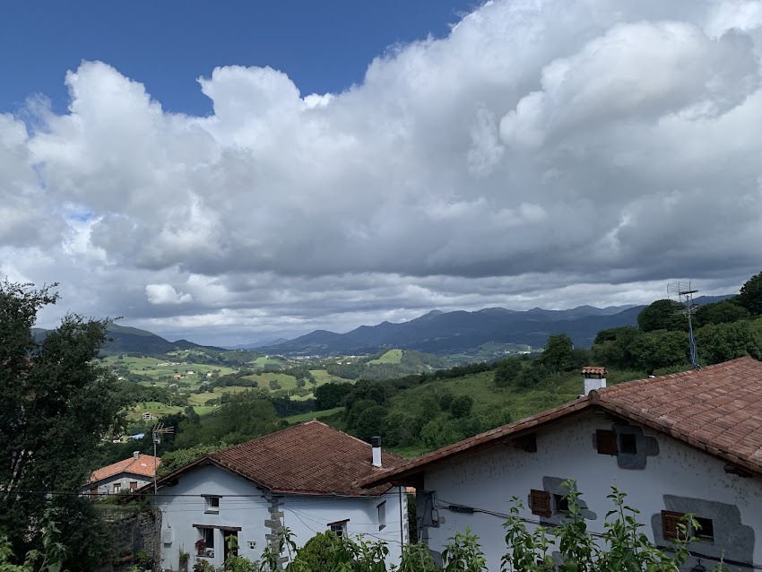 Zirta jatetxea Larraul ostatua